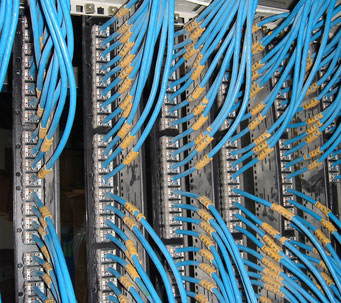 機(jī)房綜合布線系統(tǒng)、辦公樓綜合布線、廣州綜合布線公司、企業(yè)綜合布線